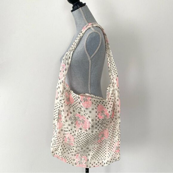 Free People Handbags - Free People Cream and Pink Floral Tote Logos Print Boho Beach Vacation Shopping